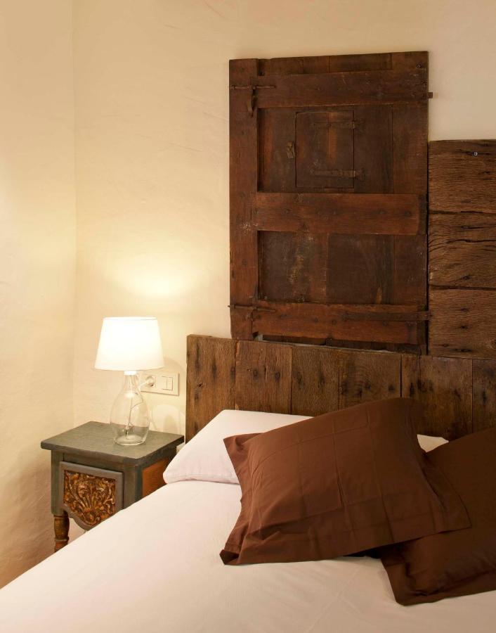 B&B La Rectoria De Sant Miquel De Pineda Sant Felíu de Pallarols Buitenkant foto
