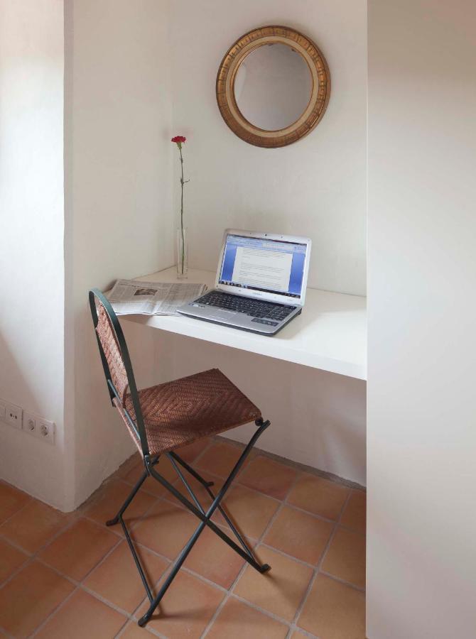 B&B La Rectoria De Sant Miquel De Pineda Sant Felíu de Pallarols Buitenkant foto